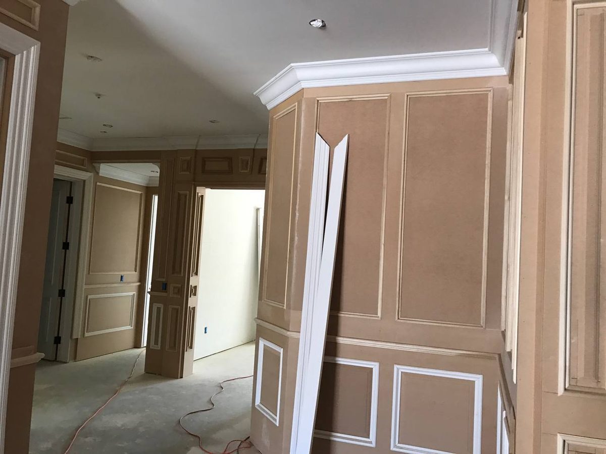 Wainscoting and crown molding – interior finish work, Arcadia CA